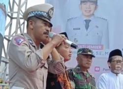 Viral! Polisi Jember Bersuara Merdu Kumandangkan Adzan Mirip di Mekkah