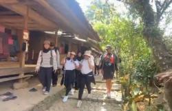 Libur Panjang, Wisata Adat Suku Baduy Diserbu Pengunjung