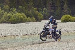 Transalp 750cc, Motor Petualang Andal di Sungai Berbatu hingga Aspal Mulus