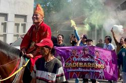 Sukses Bikin Heboh Kampus, Ini Aksi Kocak Reuni Ikapol Fisip Unsoed