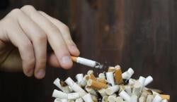 Viral, Guru Paksa Murid Minum Air Dicampur Puntung Rokok karena Ketahuan Merokok!