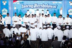 Ribuan Warga Jateng Doa Bersama Peringati Harlah Pancasila dan 100 Hari Kepemimpinan Lutfi-Yasin