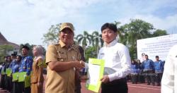 Penyerahan SK CPNS: Bupati Minta Pegawai Baru Berikan Pelayanan Terbaik Untuk Karawang
