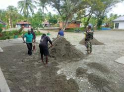 TMMD ke-124 Akan Ditutup, TNI dan Warga Kampung Pigapu Kompak Tata Lokasi Acara
