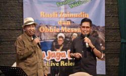Dokter Rusli Zainudin Gaet Musisi Legendaris Obbie Messakh Duet Lagu 
