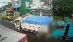 Tragis Dua Pengendara Motor Meninggal Dunia Tergencet di Antara Dua Truk di Candipuro