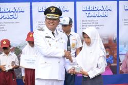 Pemkot Banjar Salurkan Bantuan Berdaya Didik, Ribuan Siswa SD dan SMP Terbantu
