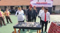 Ratusan Benda Ilegal Hasil Razia Kamar Hunian Lapas Dimusnahkan