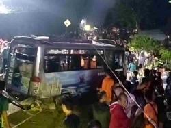 Petaka Menjelang Senja di Astana Giribangun, Bus Mundur Tak Terkendali, Nyawa Melayang
