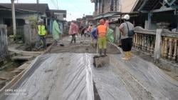 Pembangunan Jalan Rabat Beton Sepanjang 1,2 Km di Kalibaruwetan Banyuwangi Resmi Dimulai