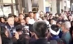 Ratusan Pedagang Kota Bandung Geruduk Perumda Pasar Juara, Direktur: Terima Kasih Aspirasinya