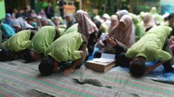 Syukuran Kelulusan, MTs Al Hidayah Sukatani  Depok Berpesan Siswa Jaga Nama Baik dan Akhlak