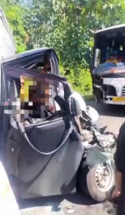 Adu Banteng Pikap Box VS  Bus Antar Kota di Jalur Arak - arak Bondowoso