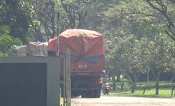 Jalur Wisata Rusak! Warga Keluhkan Ratusan Truk Batubara Menuju PLTU Labuan