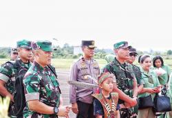Wakapolda Kalteng Hadiri Penutupan TMMD ke-124, Simbol Sinergi TNI-Polri  Pembangunan Daerah
