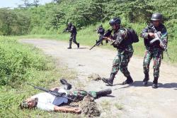 Marinir Batalyon Infanteri 5 Asah Kemampuan Tempur dengan Latihan Penghadangan