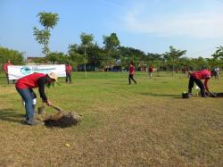 Jaga Lingkungan, DLH Gandeng Sejumlah Pihak Lakukan Penanaman Pohon di Taman Ramah Lansia Purwodadi