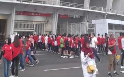 MELEDAK! Ribuan Suporter Serbu GBK, Merah Putih Siap 