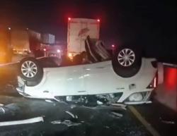 Mobil Tabrak Truk Muatan Tebu di Tol Pemalang, Satu Tewas dan Empat Luka-Luka