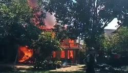 Detik-Detik Kebakaran Jelang Idul Adha di Polewali Mandar saat Pemilik Rumah Masak Buras