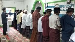 Jemaah Tarekat Naqsabandiyah di Padang Gelar Salat Idul Adha Lebih Awal