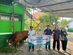 PT Pegadaian Area Purwokerto Salurkan Santunan Kurban Iduladha ke Masyarakat