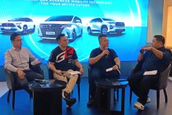 Toyota Edukasi Teknologi Hybrid di Pakuwon Mall