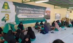Sembelih 70 Ekor Hewan Kurban, Ponpes Assalaam Distribusikan Hingga Pacitan