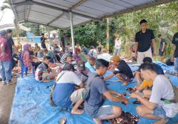 PT SIL Bagikan Bingkisan Daging Kurban Untuk Anak Yatim Piatu di Bengkulu Utara