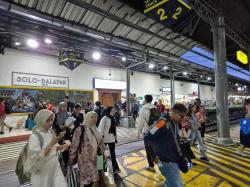 KAI Daop 6 Operasikan 31 KA Jarak Jauh dan 99 Ribu Tiket Selama Libur Panjang Idul Adha 2025