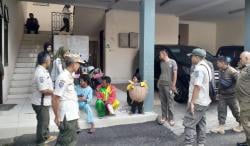 Satpol PP Kota Banjar Amankan Badut Pengamen di Lampu Merah, Satu di Antaranya Anak Putus Sekolah