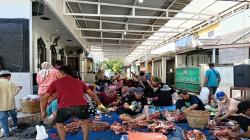 Idul Adha Penuh Toleransi di Solo Baru, Warga Gedangan Permai Bagikan Daging Kurban Bersama