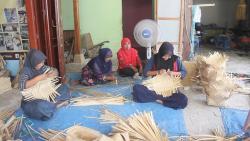 Idul Adha Jadi Berkah bagi Perajin Besek di Blora