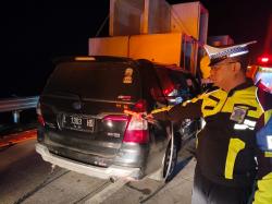 Kecelakaan Maut di Tol Jombang, Innova Tabrak Truk Muatan Beton, Tiga Orang Tewas