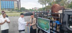 Kapolda Riau Lepas 104 ekor sapi dan 38