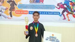 SMA Warta Bakti TTU Berbangga, Siswanya Sabet Medali Perak Pencak Silat O2SN NTT