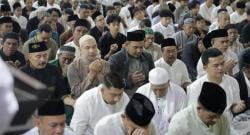 Shalat Idul Adha di Masjid Agung Tasikmalaya Dipadati Warga, Wali Kota Serahkan Bantuan Hewan Kurban
