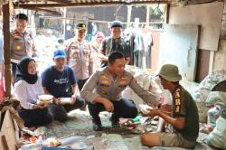 Warga di Slum Area Depok, Nikmati Sensasi Masakan Chef Hotel
