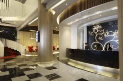 Genjot Omzet Ditengah Efisiensi Anggaran, Brits Hotel Karawang Gandeng UMKM dan Influencer Lokal