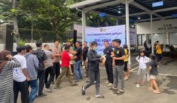 Polrestabes Bandung Sembelih 8 Ekor Sapi, Distribusikan 1.913 Bungkus Daging Kurban ke Masyarakat
