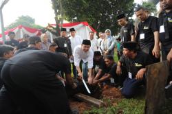 Pimpinan DPD RI Saksikan Pemotongan Hewan Kurban Idul Adha