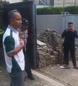 Rumah Mantan Menpora Hayono Isman Dijaga Polisi, Kuasa Hukum dan Kolega Duga Bentuk Teror
