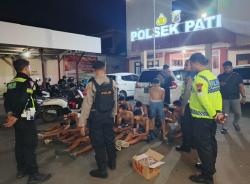 Blue Light Patrol Polresta Pati Amankan Belasan Remaja Yang Diduga Hendak Tawuran
