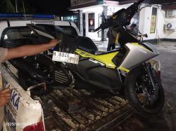 Kecelakaan Tunggal Menabrak Pohon di Jombang, Nyawa Pemuda Asal Kendal Tak Tertolong