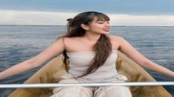 Pesona Natural Ghea Indrawari Naik Sampan, Disebut Lisa BLACKPINK Versi Lokal oleh Netizen