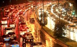 Contraflow Bakal Diterapkan di Km 47 Tol Japek Karawang Barat Usai Kemacetan