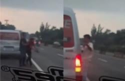 Viral Aksi Koboy Sopir Lalamove Todongkan Pistol ke Pengendara Lain di Tol, Tak Terima Disalip! 