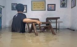 Banjir Besar Rendam 8 Desa di Mojoagung Jombang, Air Setinggi Dada Warga