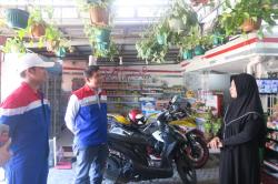 Bawa Tas Belanja Sendiri? Bisa Dapat Sembako dari Warung Mitra Pertamina