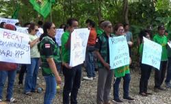 Ratusan Kader PPP NTT Geruduk Kantor DPW, Tuntut Pemecatan Romahurmuziy
